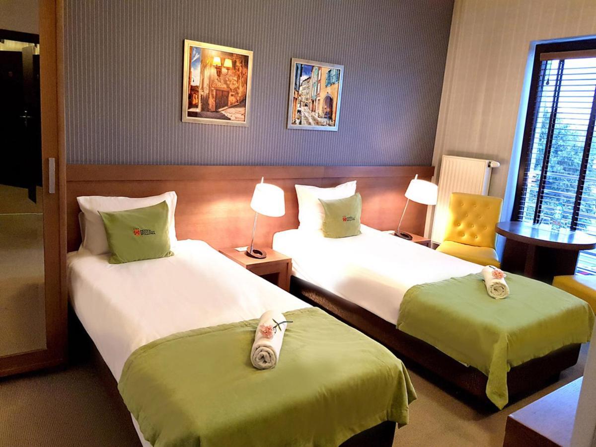 Hotel Willanova Lublin Buitenkant foto