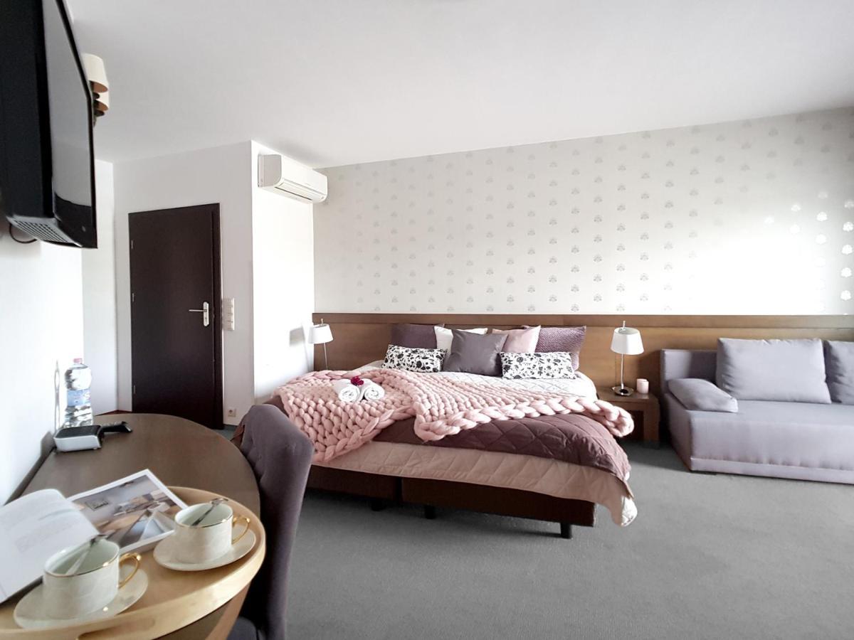 Hotel Willanova Lublin Buitenkant foto