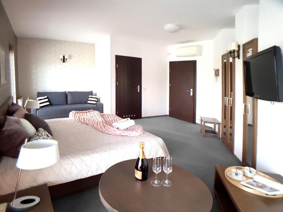 Hotel Willanova Lublin Buitenkant foto